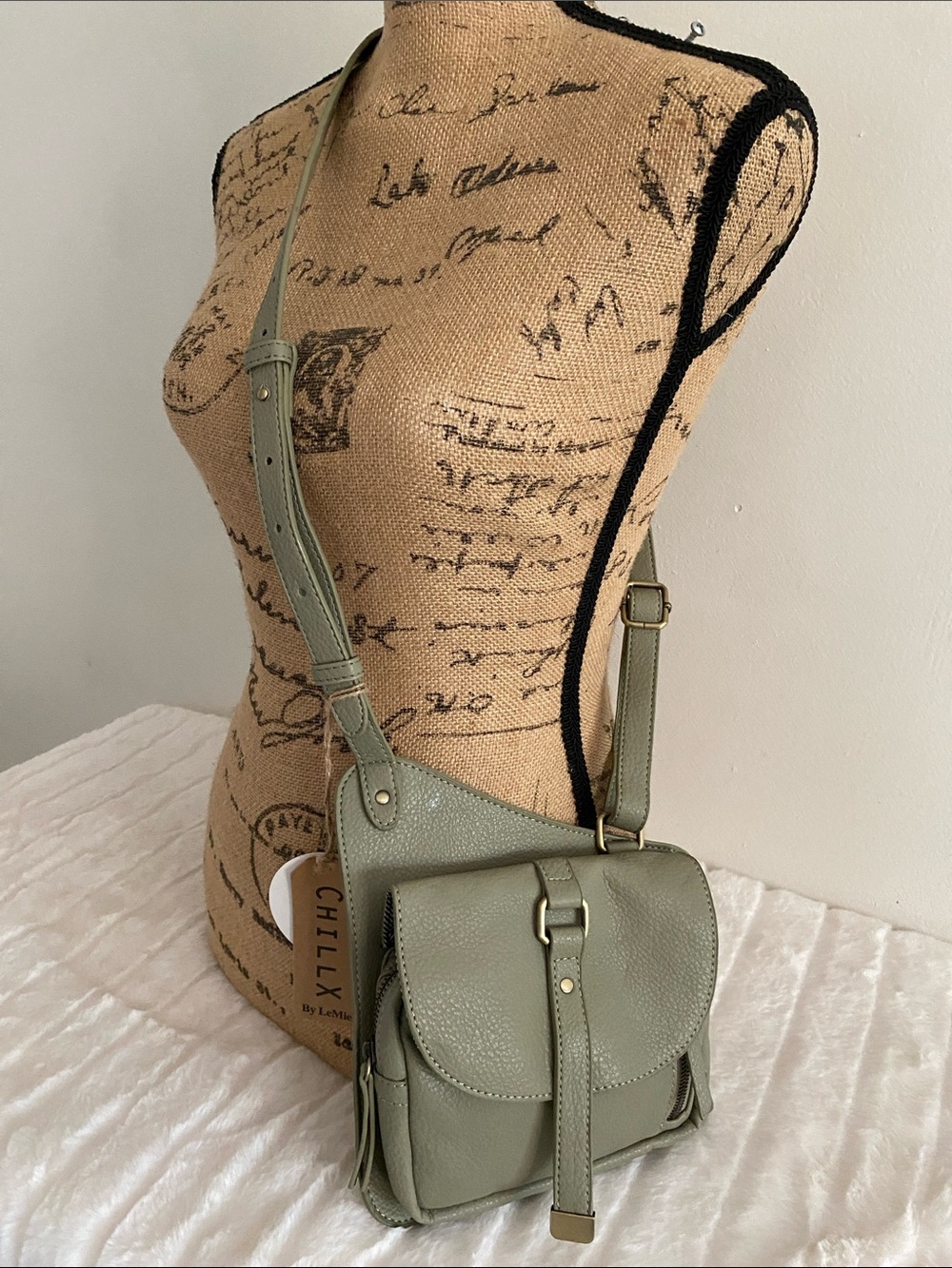 ChillX by LeMiel Sage Casual Leather Crossbody Bag in Olive